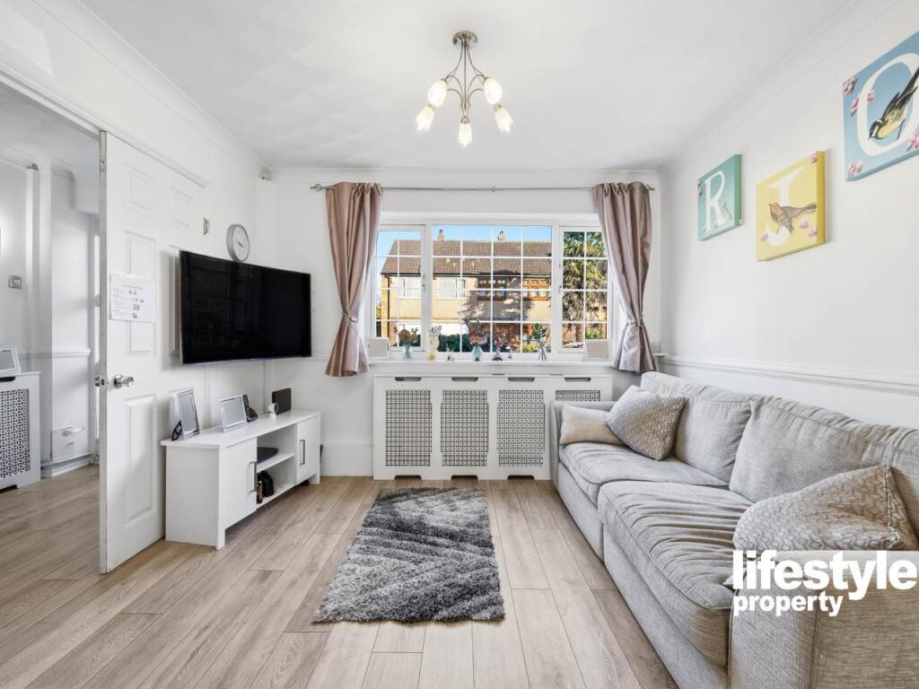 Brookside , Waltham Abbey ,  photo 2