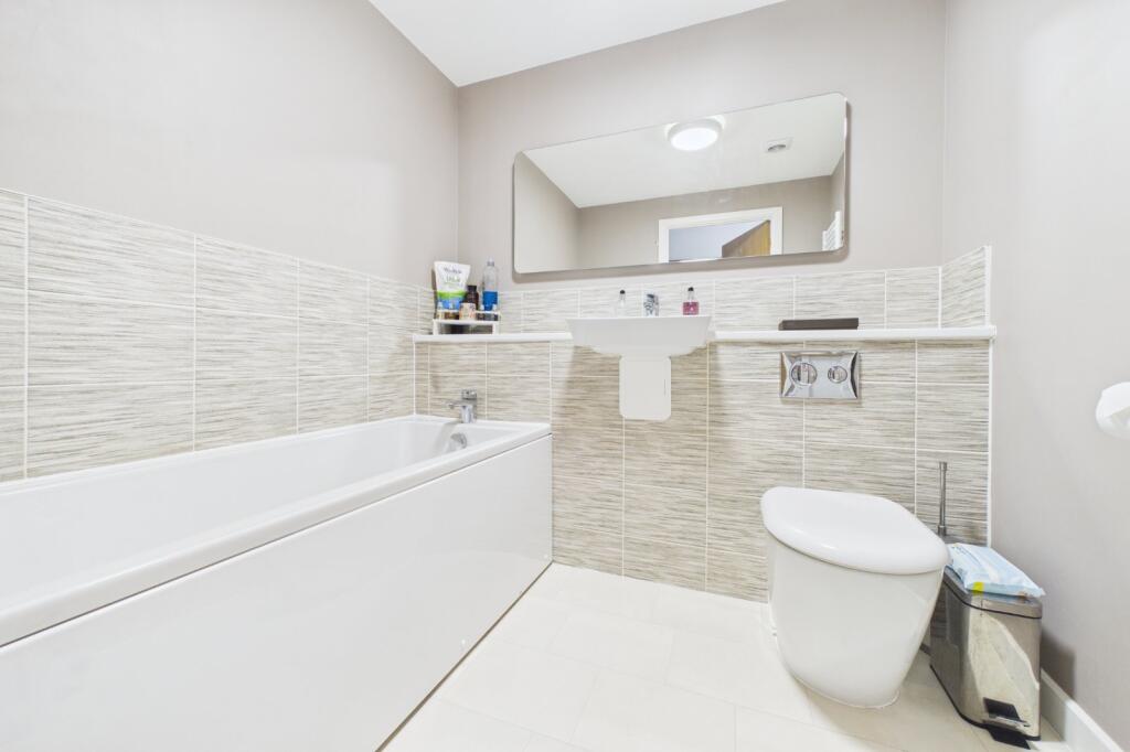 Apartment in Wokingham - More