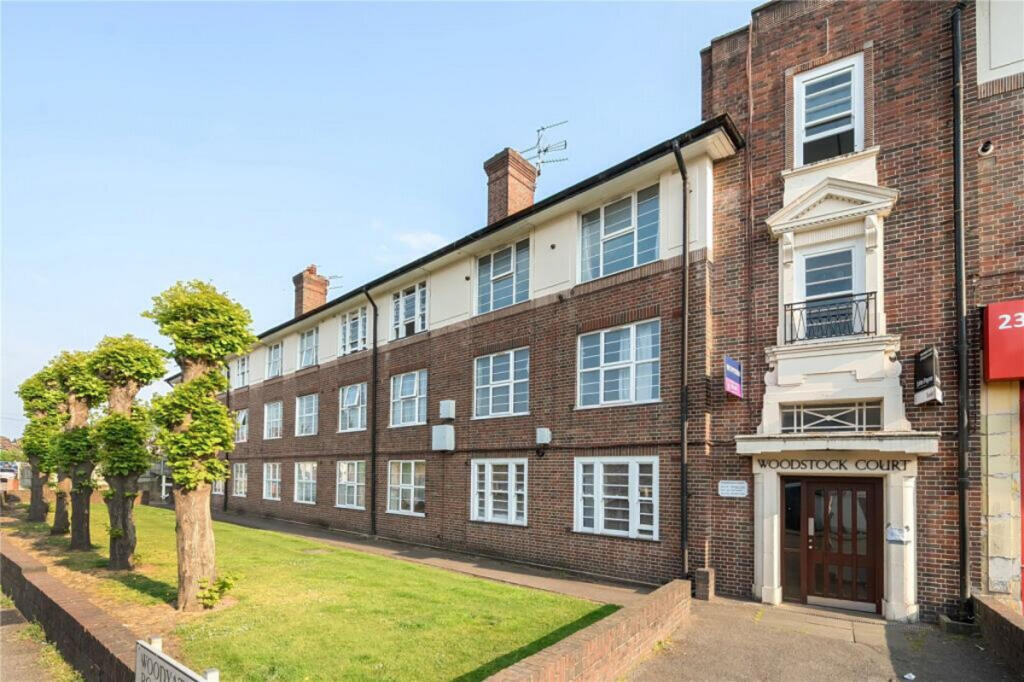 2-bed flat on Burnt Ash Hill, London, SE12, £230,000