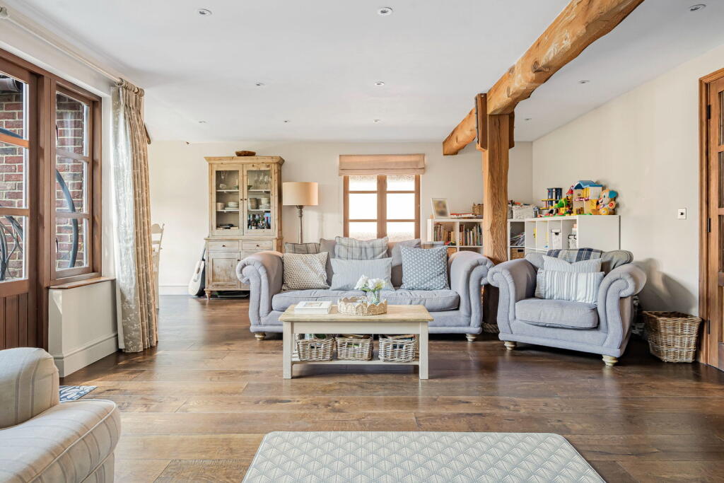 House in Twickenham - View 5