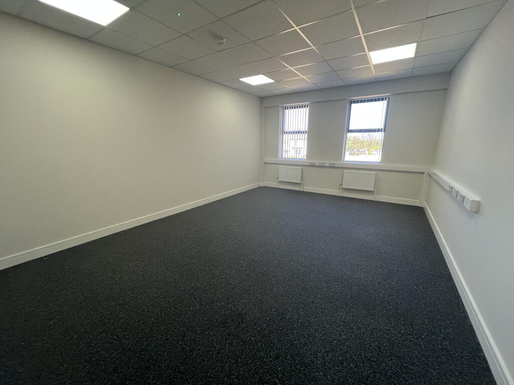 300 sqft office