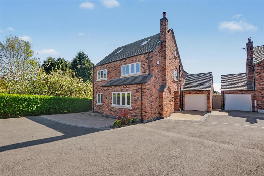 Main image of property: Chilwell Lane, Bramcote, Nottingham
