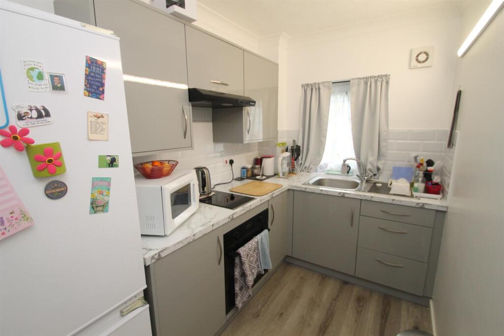Apartment in Maidstone, Kent - View 2