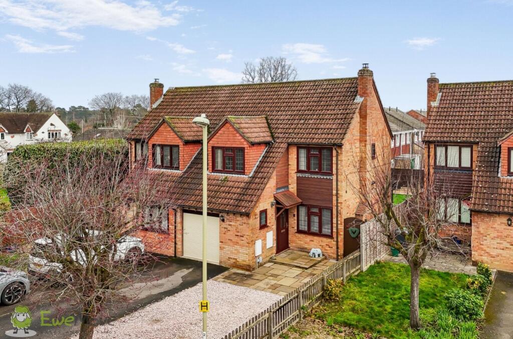 Main image of property: Spencer Close, Pamber Heath, Tadley, RG26