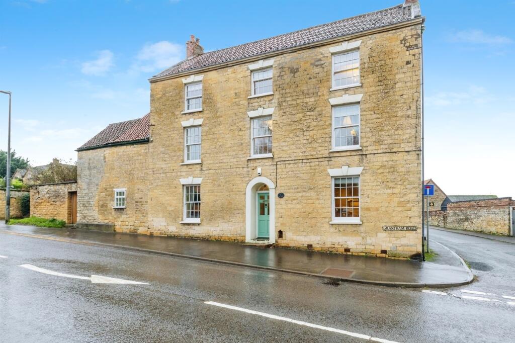 5-bed semi-detached on Grantham Road, Navenby, Lincoln, £600,000