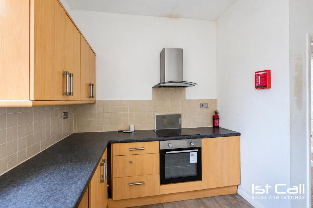Apartment in Southend-on-Sea, Essex - More
