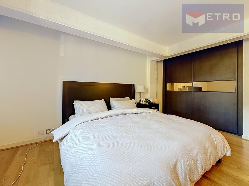 Apartment in London - More