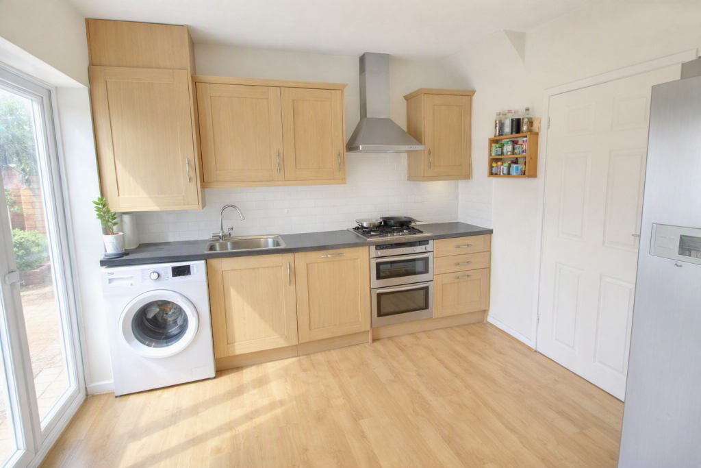 House in Dudley - View 5