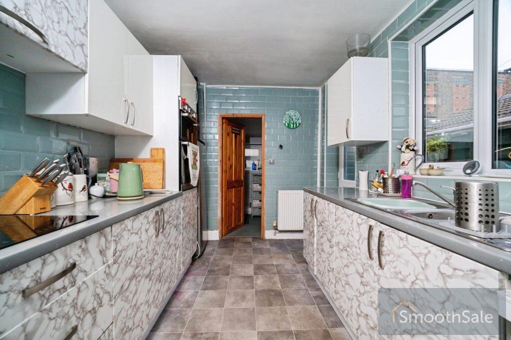House in Cleethorpes, New Clee - More