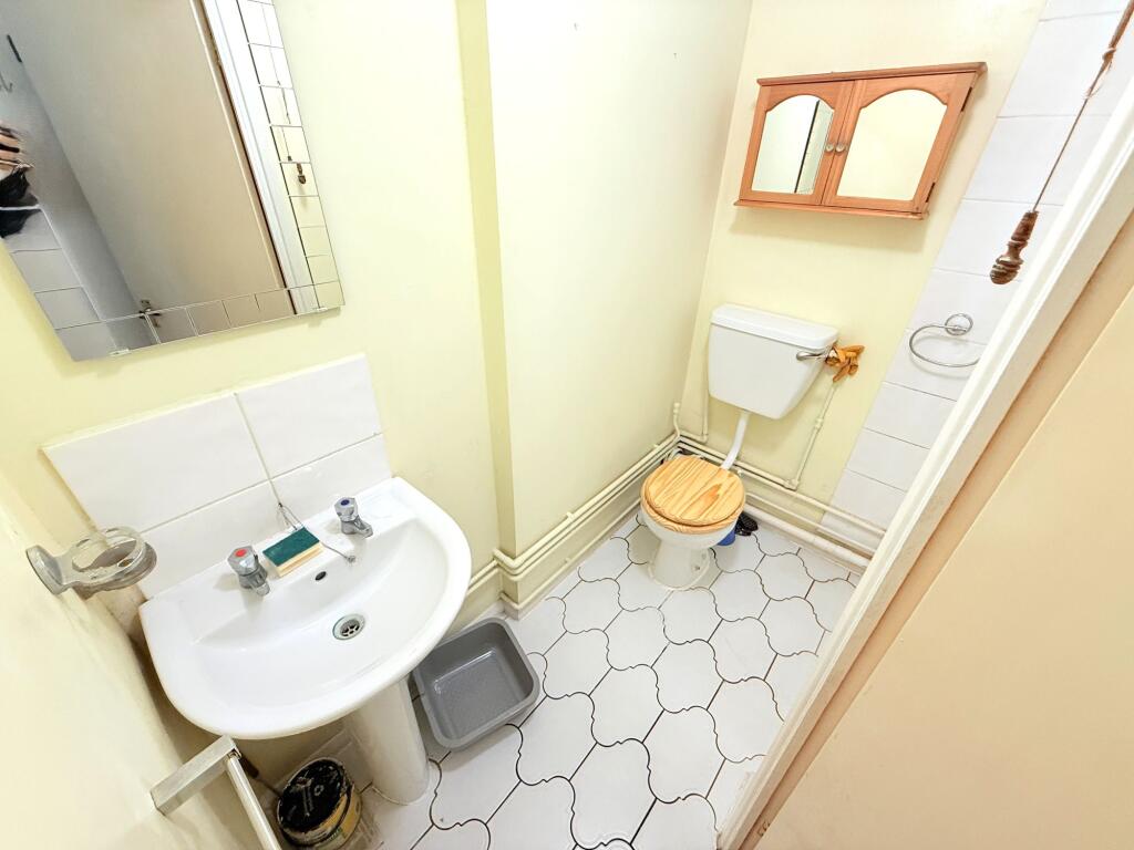 Main image of property: Shurland Avenue, Barnet, EN4