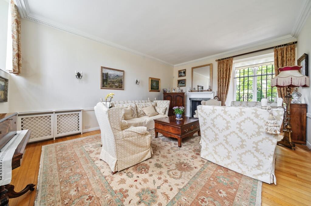 House in Canterbury - More