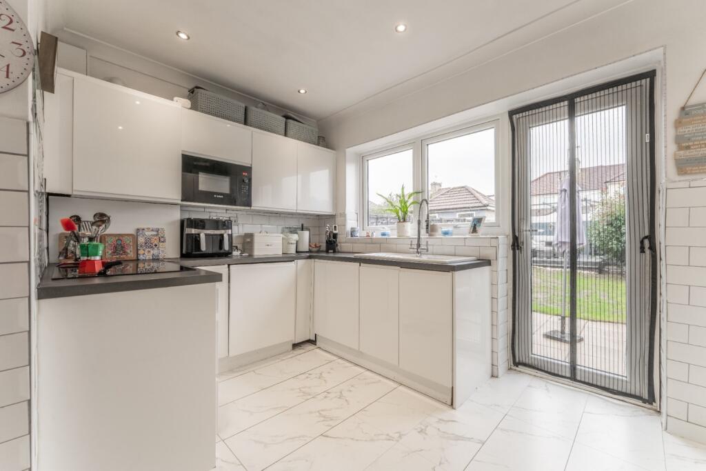 House in London - View 2