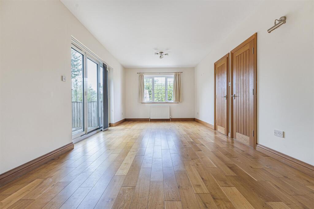 House in Tonbridge - More