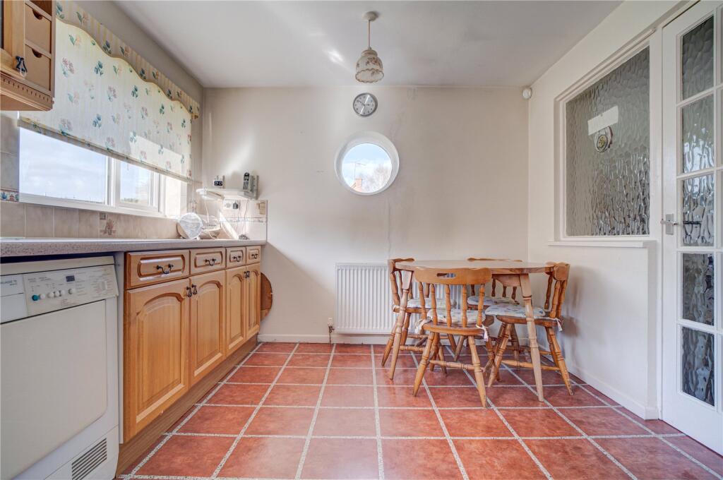 Cleeve Lawn, Lawns, Swindon, Wiltshire, SN3 photo 2