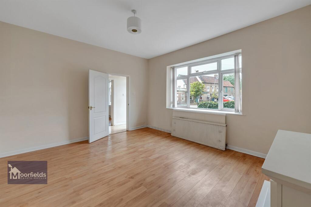 High Street, BS15 photo 4