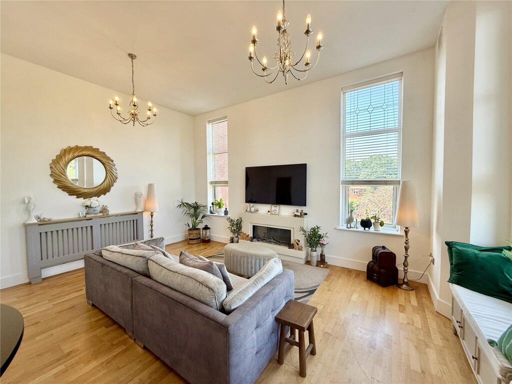 Apartment in Sefton, Birkdale - More