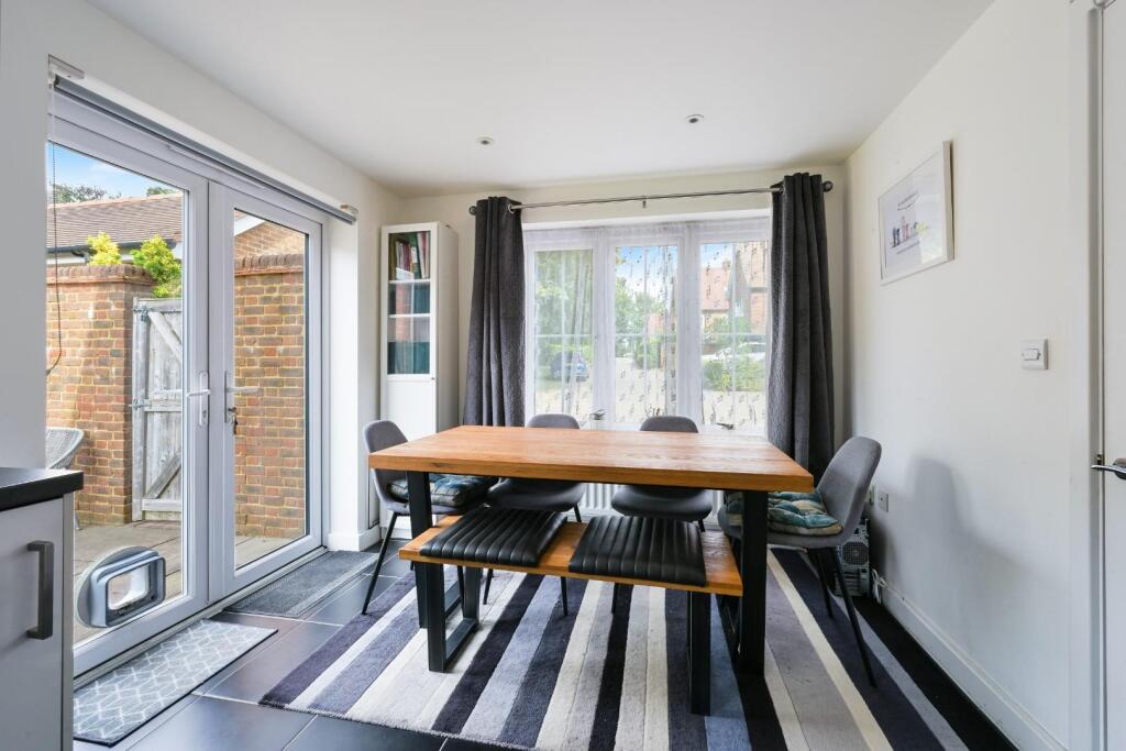 House in Tadworth, Tattenham Corner - View 5