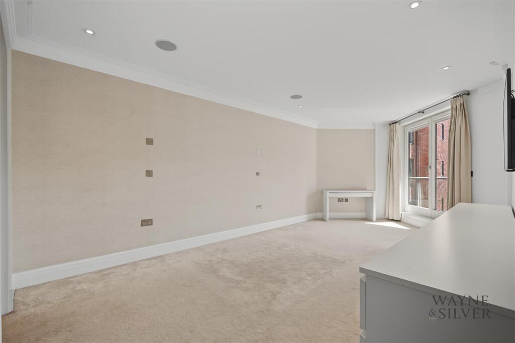 Apartment in London - More