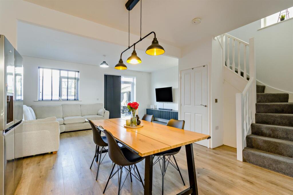 House in Doncaster - View 4