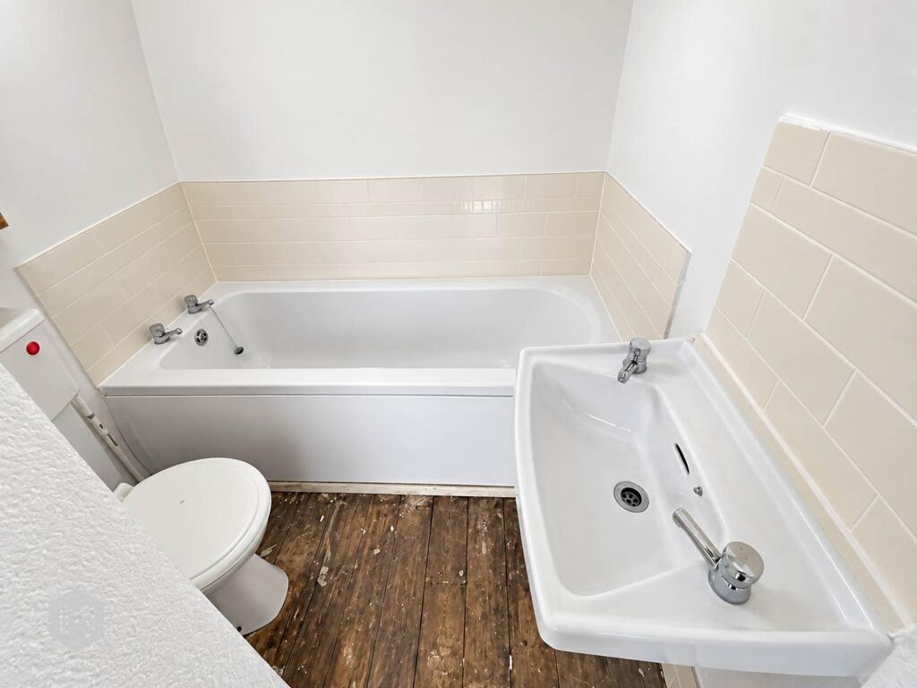 House in Bolton, Greater Manchester - View 4