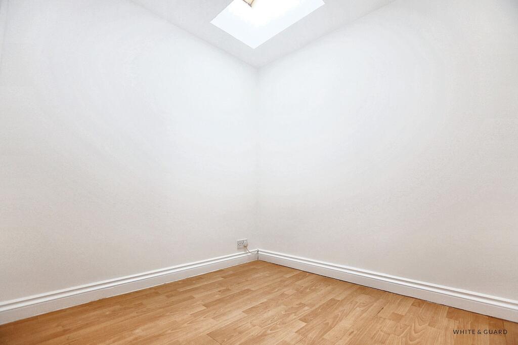 Apartment in Southampton - View 4