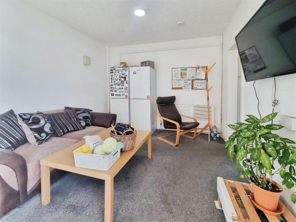 House in Dacorum, Hertfordshire - More