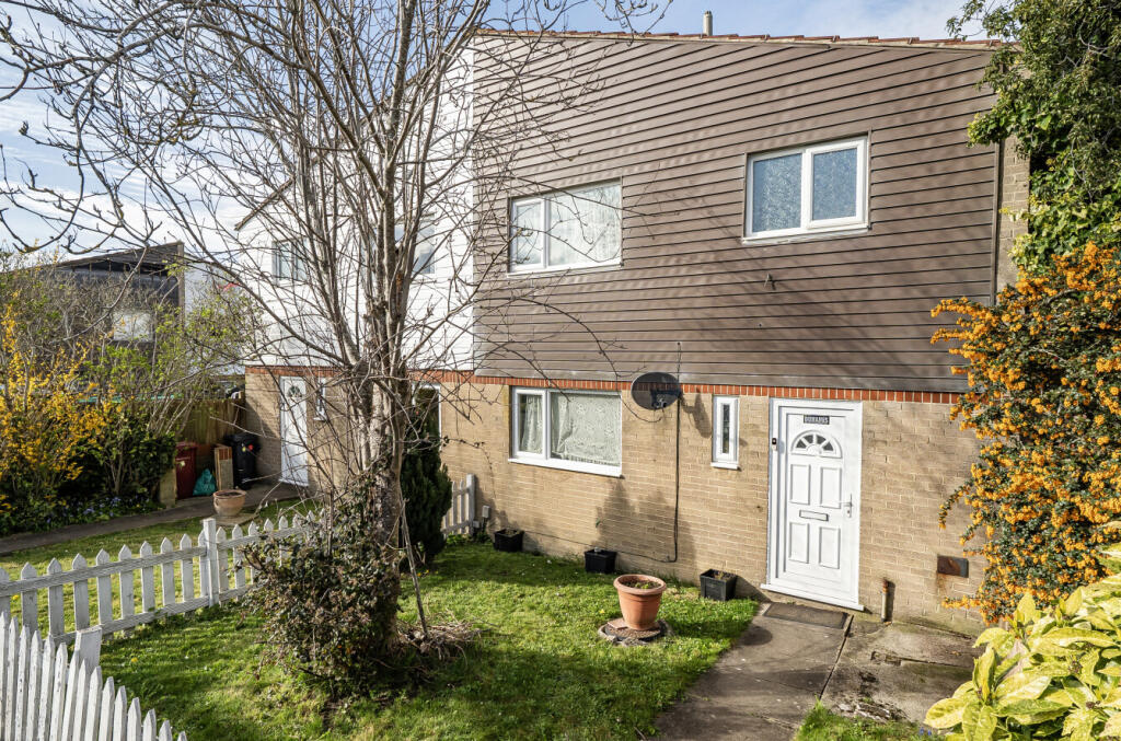 Main image of property: Kingsley Close, Reading, Berkshire