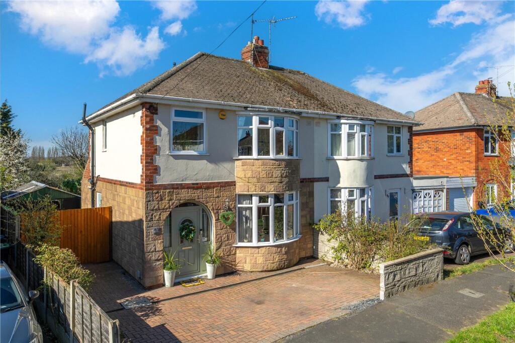 3 bedroom semi-detached house for sale in North Parade, Sleaford ...