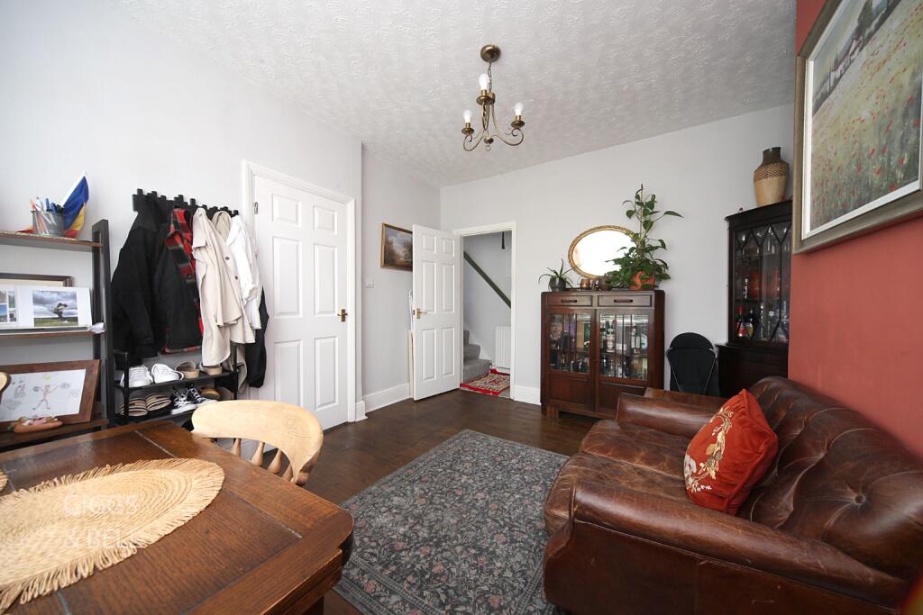 House in Luton, Round Green - View 4