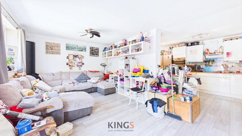 House in Potters Bar, South Mimms - View 2
