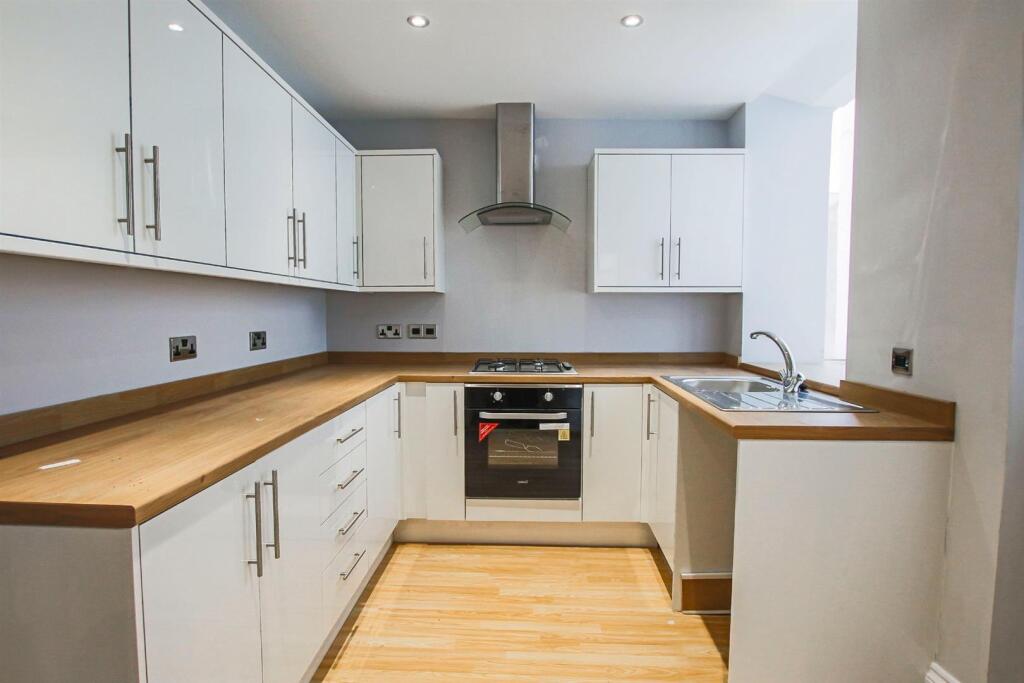 Main image of property: Avenue Parade, Accrington