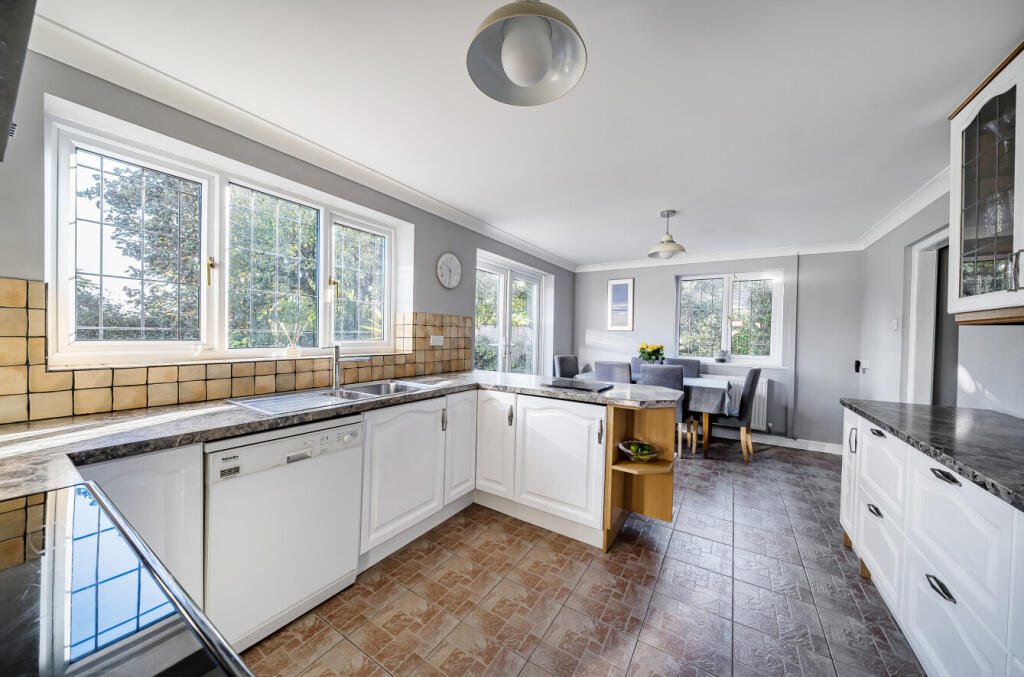 Culverhayes, Chard, Somerset, TA20 photo 3