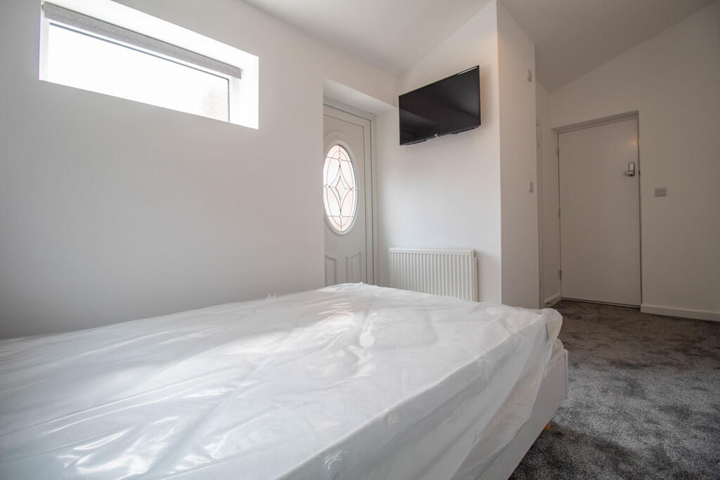 1 bedroom house share for rent