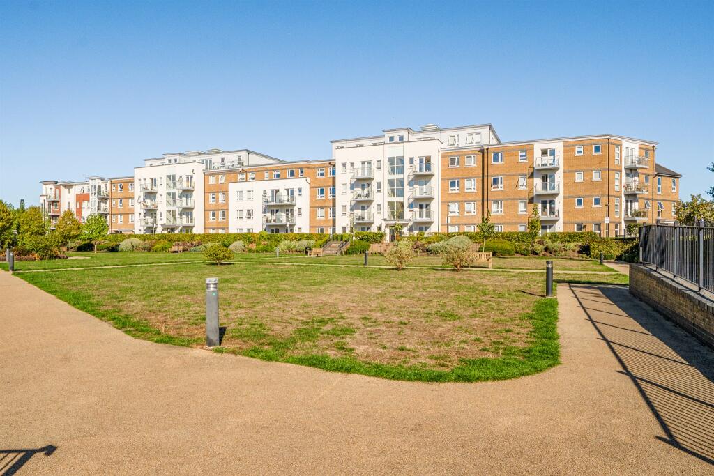 Apartment in Slough, Windsor and Maidenhead