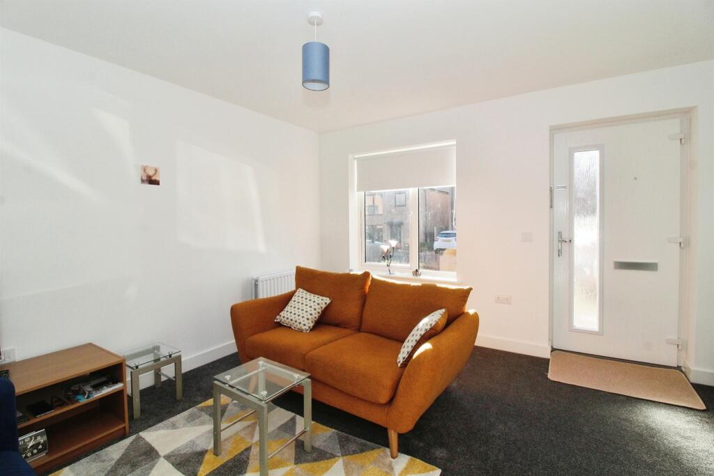 House in Chesterfield, Grangewood Farm Estate, Boythorpe - More