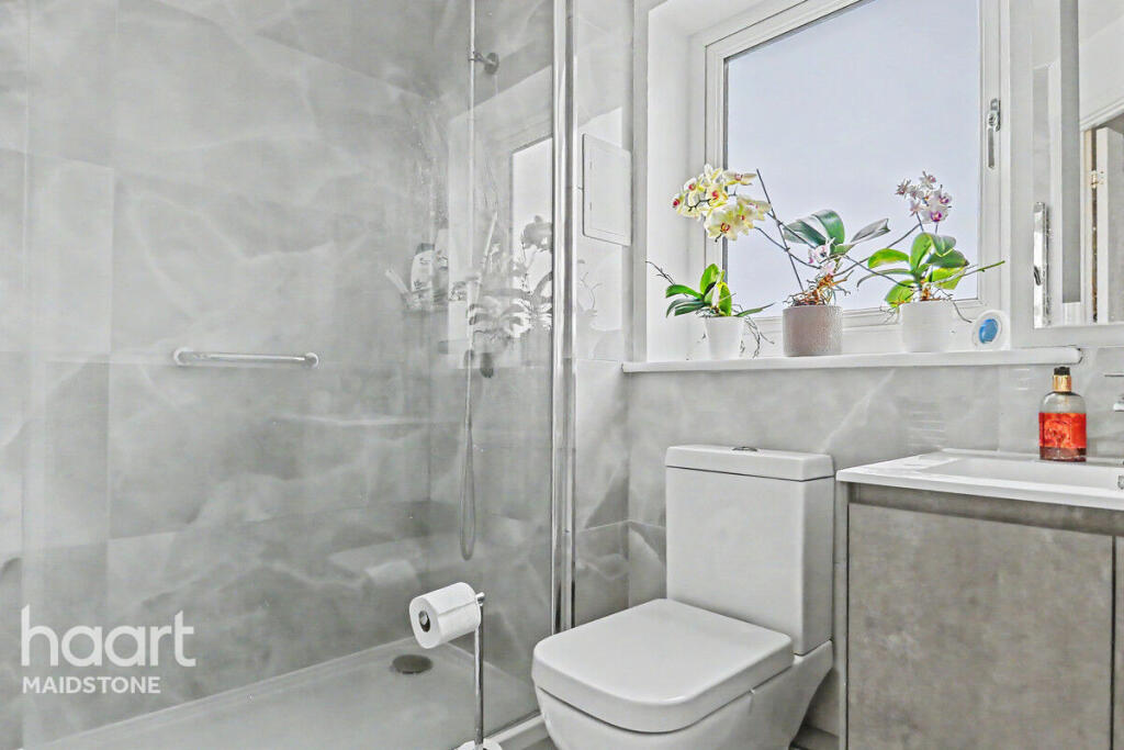 Ruskin Grove, Maidstone photo 4