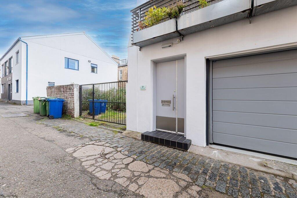 Main image of property: Newton Terrace Lane, Glasgow, Glasgow City