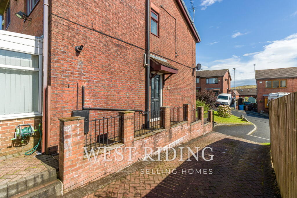 Erlesmere Close, Oldham photo 4