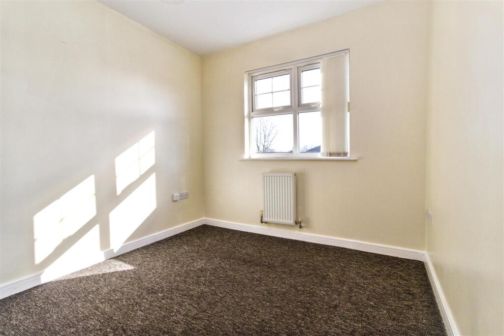 Kingsway South, Warrington photo 4