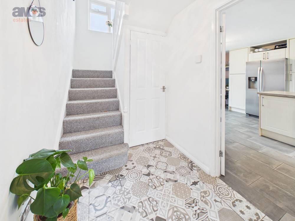 Caernarvon Close, Hockley, Essex, SS5 4XH photo 3