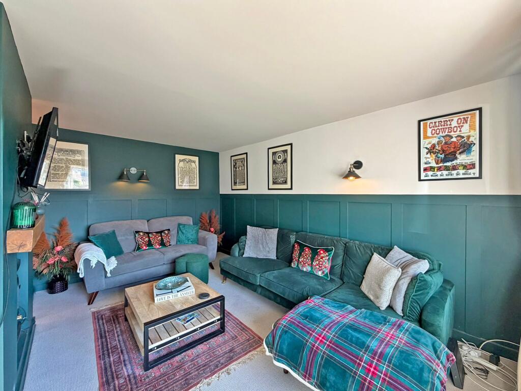 House in South Staffordshire, Wombourne - View 5