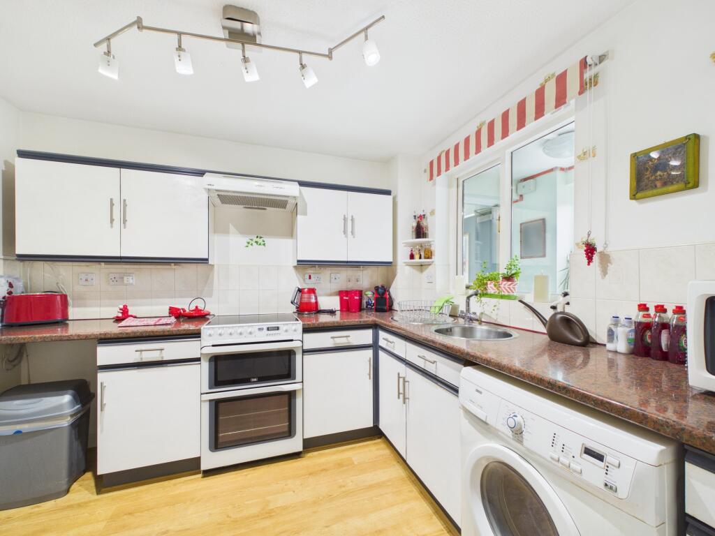Apartment in Derby - View 5