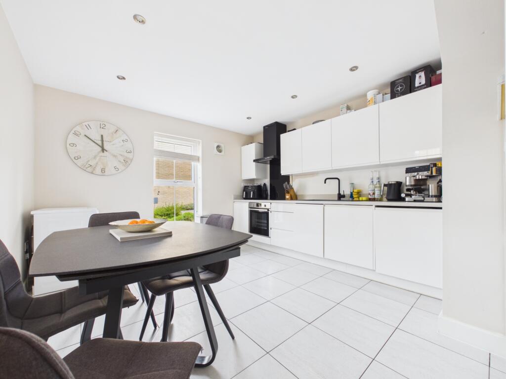 House in Wakefield - View 2