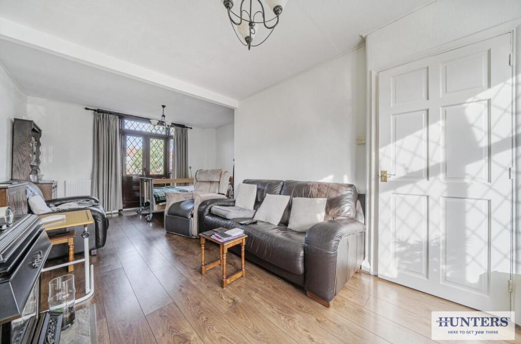 House in Sidcup, The Hollies, Blackfen - More