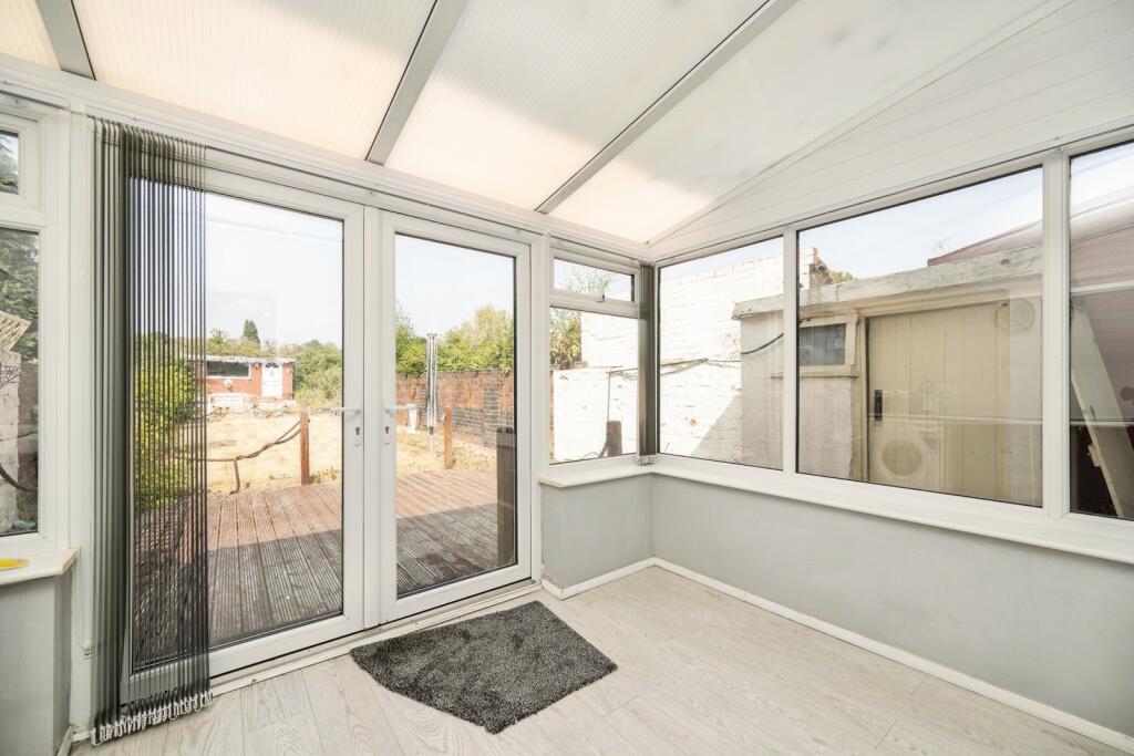 House in Sandwell, West Midlands - More