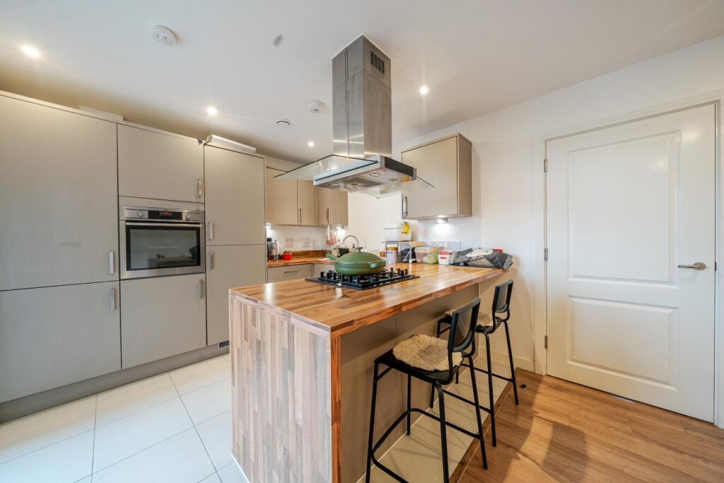 Main image of property: Kingston Road, Raynes Park, London, SW20