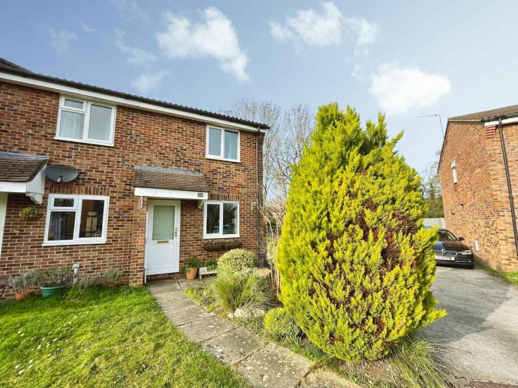 Main image of property: Maybrook, Chineham, RG24