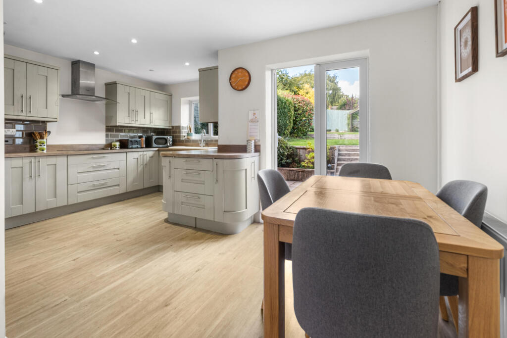 Slideslow Avenue, Bromsgrove B60 2NT photo 2