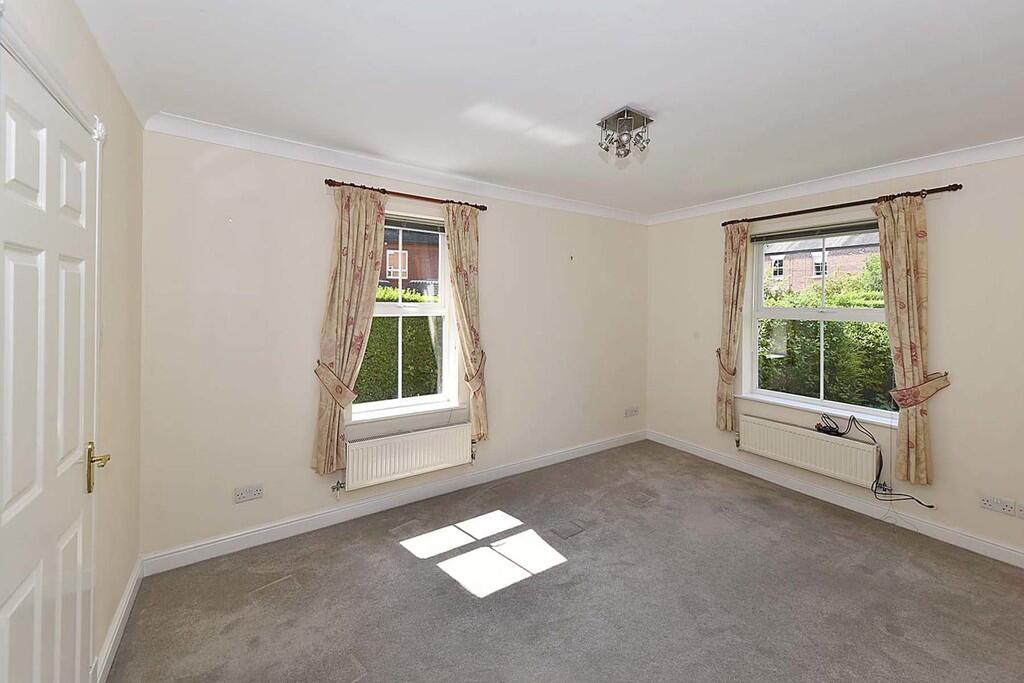 Apartment in Knutsford, Cheshire East - More
