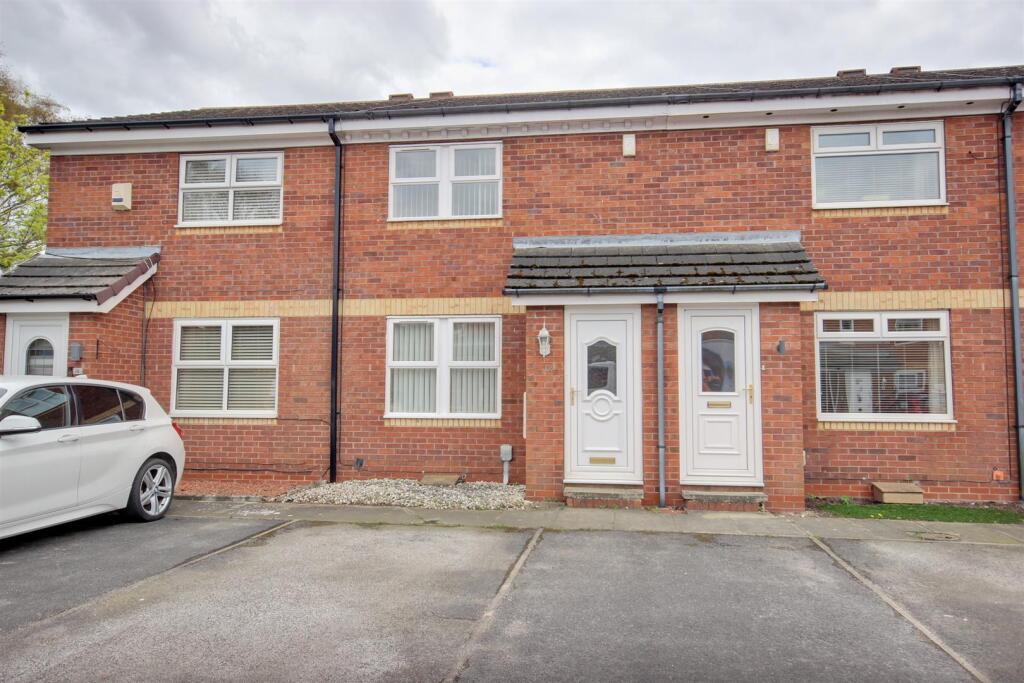 Main image of property: Swallowfield Drive, Hull